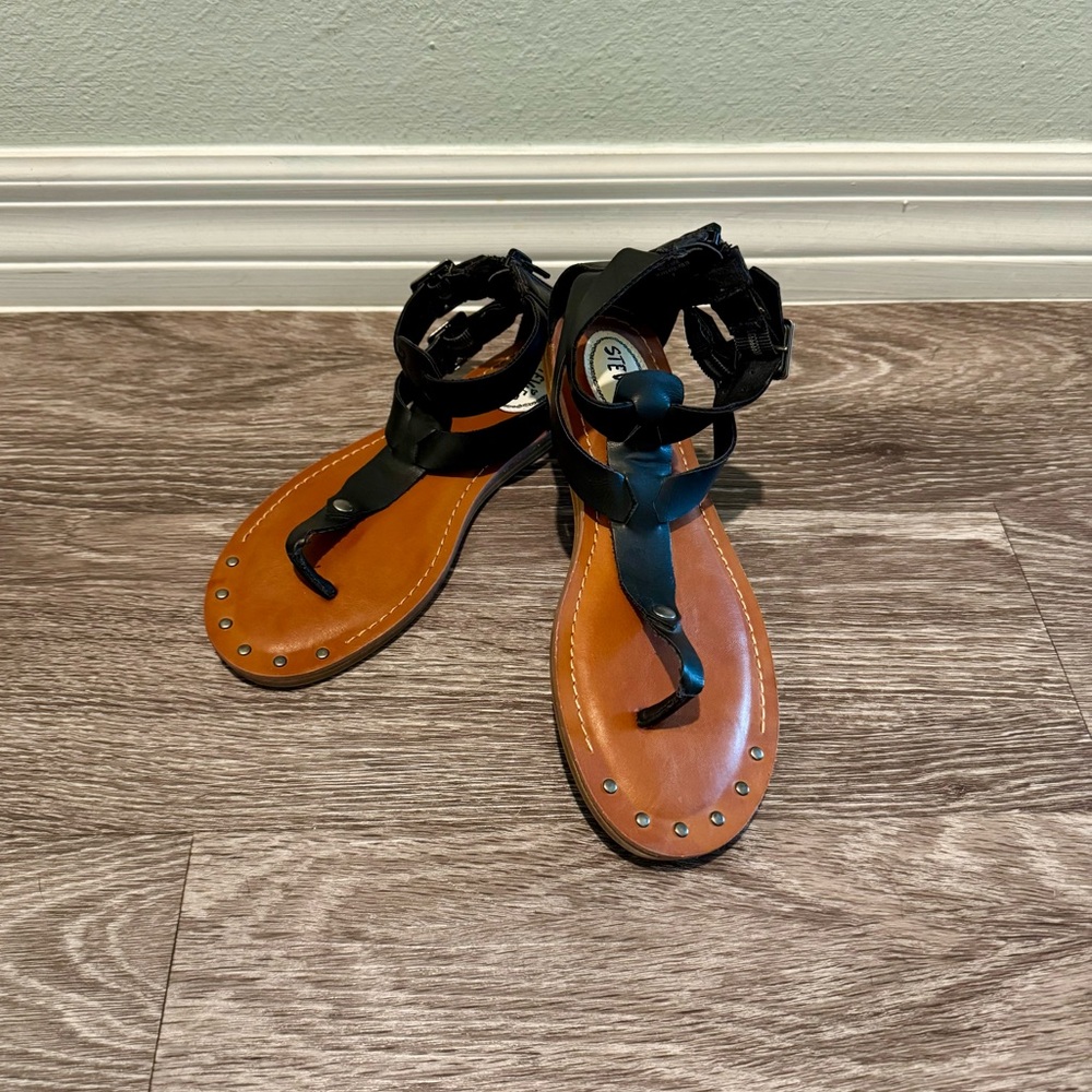 Girls' Stevies SUNDEE Double Buckle Thong Sandals in Black